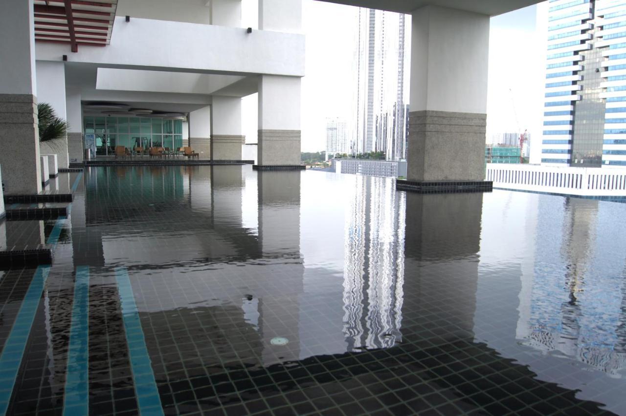 ทวิน แกแล็กซี สวีท บาย ไอโคนิค บลิส Hotel ยะโฮร์บาห์รู ภายนอก รูปภาพ